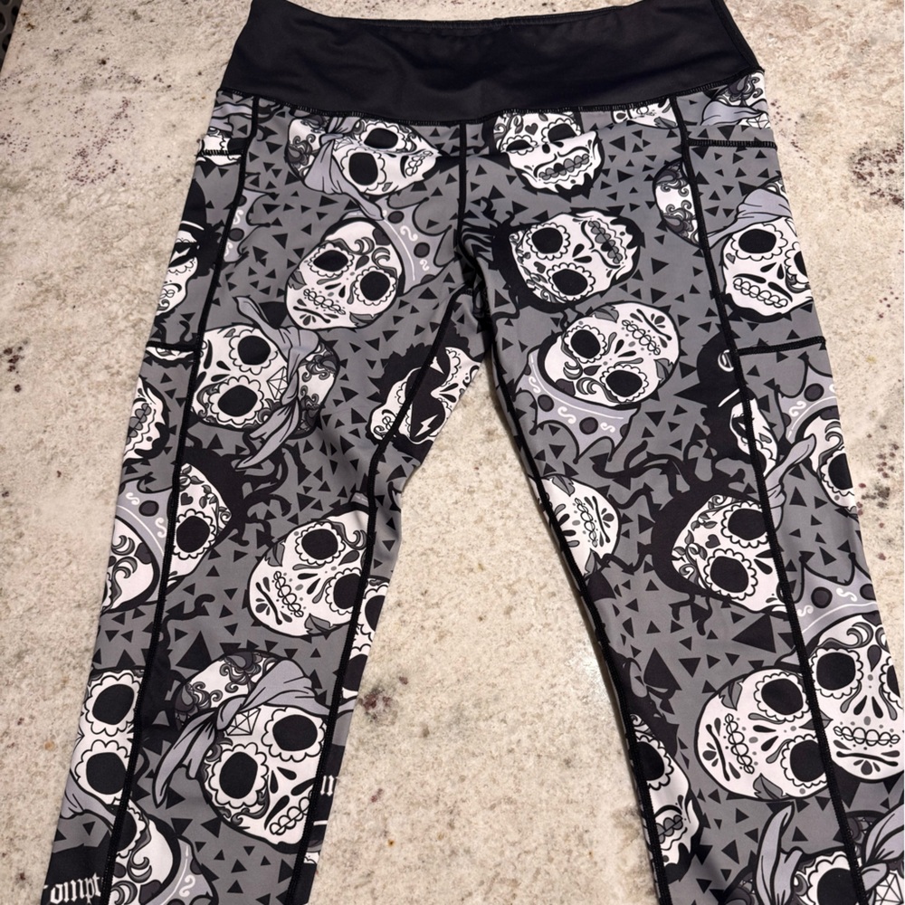 CVG retired Rap Legends / Compton Sugar Skull Leggings Size L